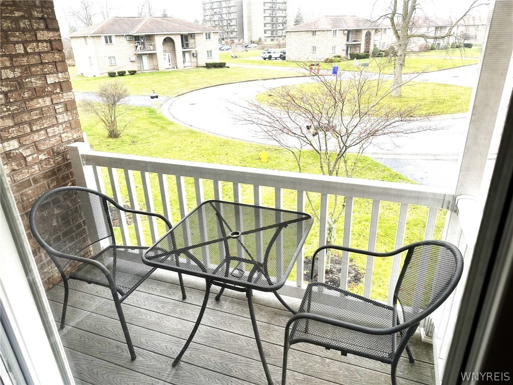 2185 Violet Circle Wheatfield, NY 14304 - Photo 4 of 25