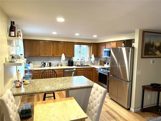 $875,900 | 2185 Violet Circle, Wheatfield, NY 14304