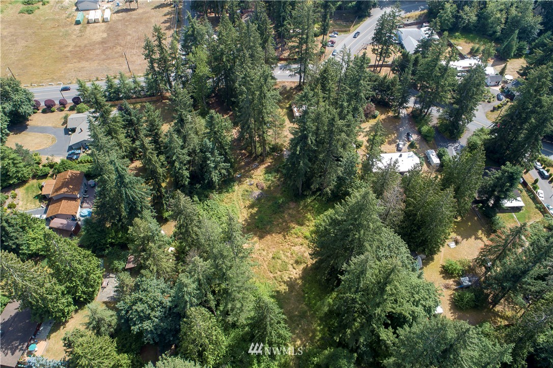 17908- Southeast Covington Sawyer Road Kent, WA 98042 - Photo 4 of 12 Gallery Image 4