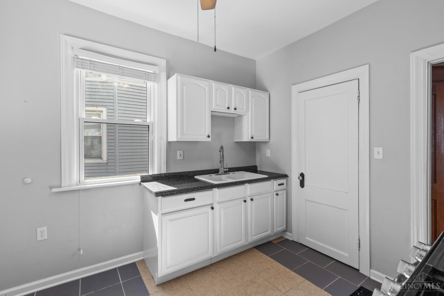 3403 Brotherton Road Cincinnati, OH 45209 - Photo 15 of 25