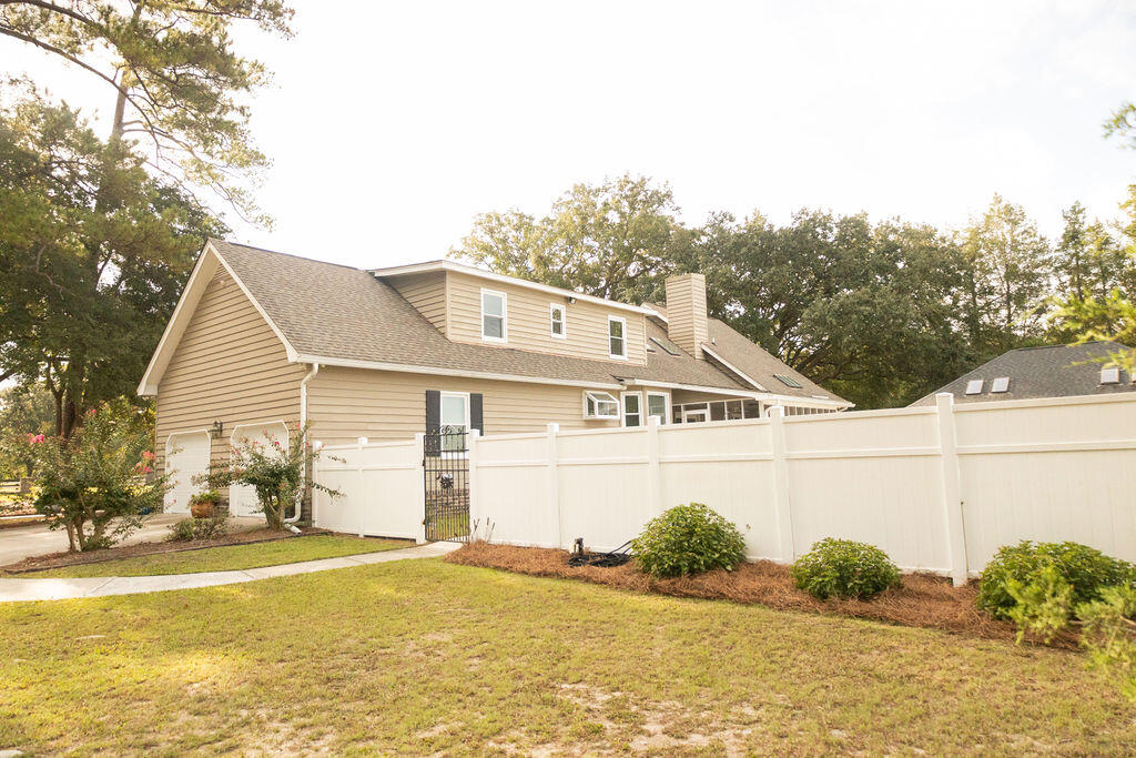 580 Possum Corner Road Walterboro, SC 29488 - Photo 9 of 51 3T6A7175