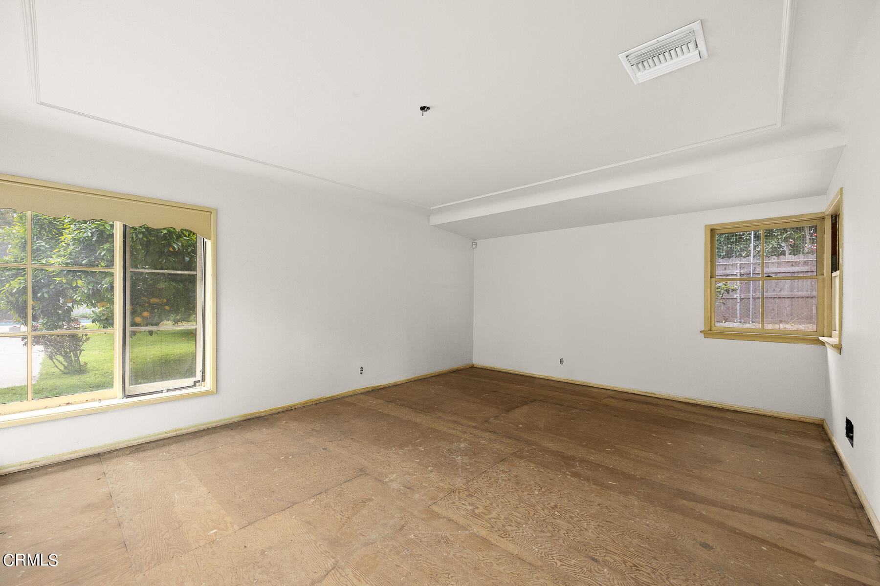 3570 Lombardy Road Pasadena, CA 91107 - Photo 27 of 45 an empty room with windows