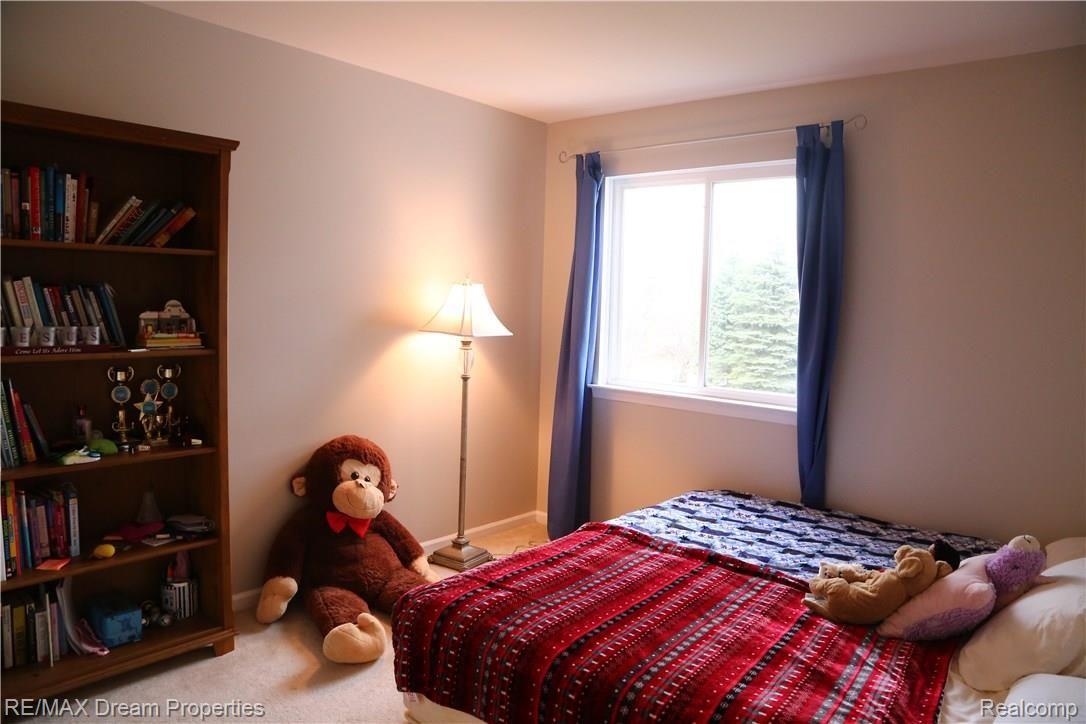1450 Lee Wood Ridge Road Walled Lake, MI 48390 - Photo 24 of 42 BEDROOM #2