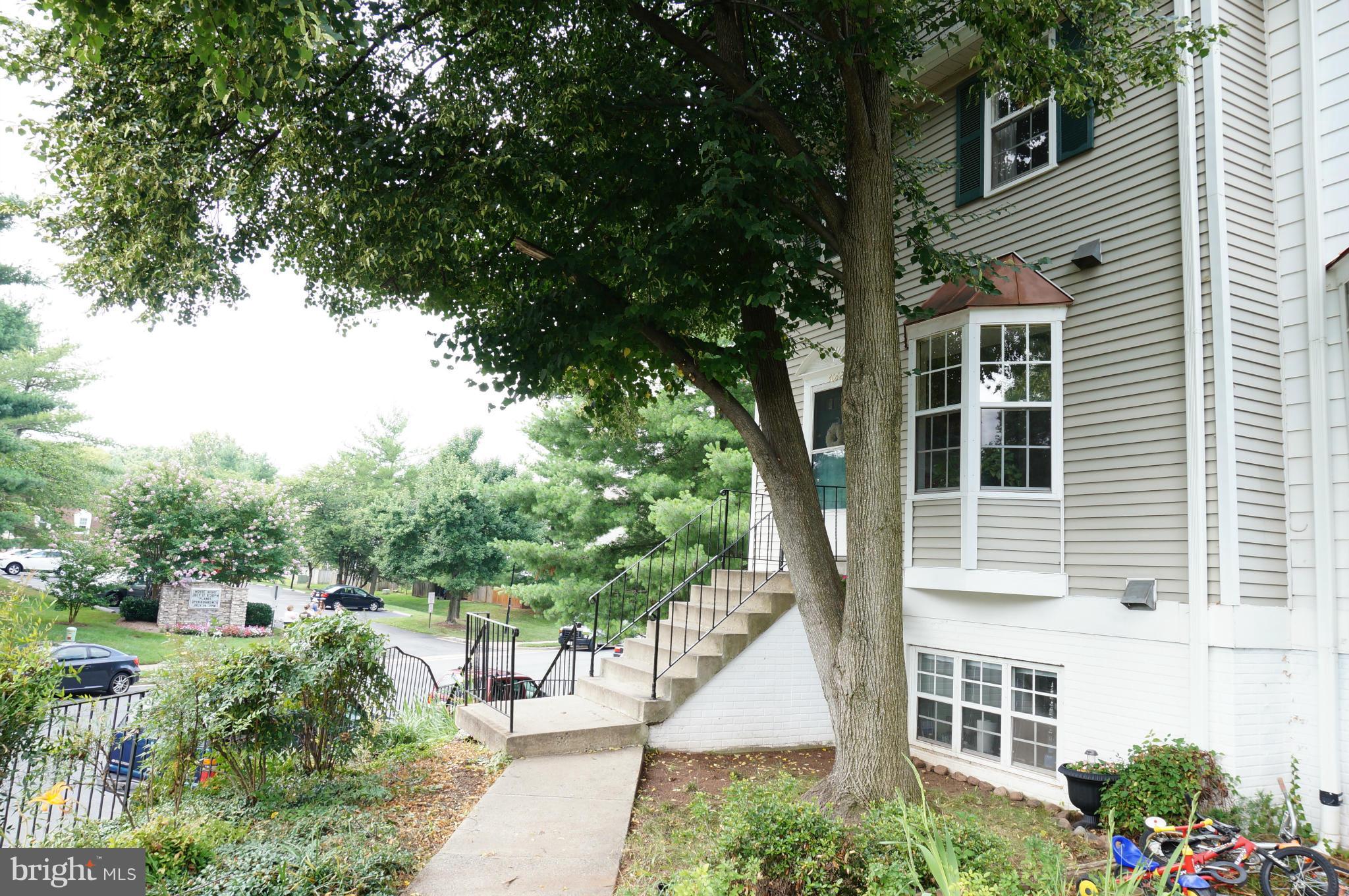 4062 Spring Run Court, Unit 11A Chantilly, VA 20151 - Photo 1 of 30 Exterior (Front)