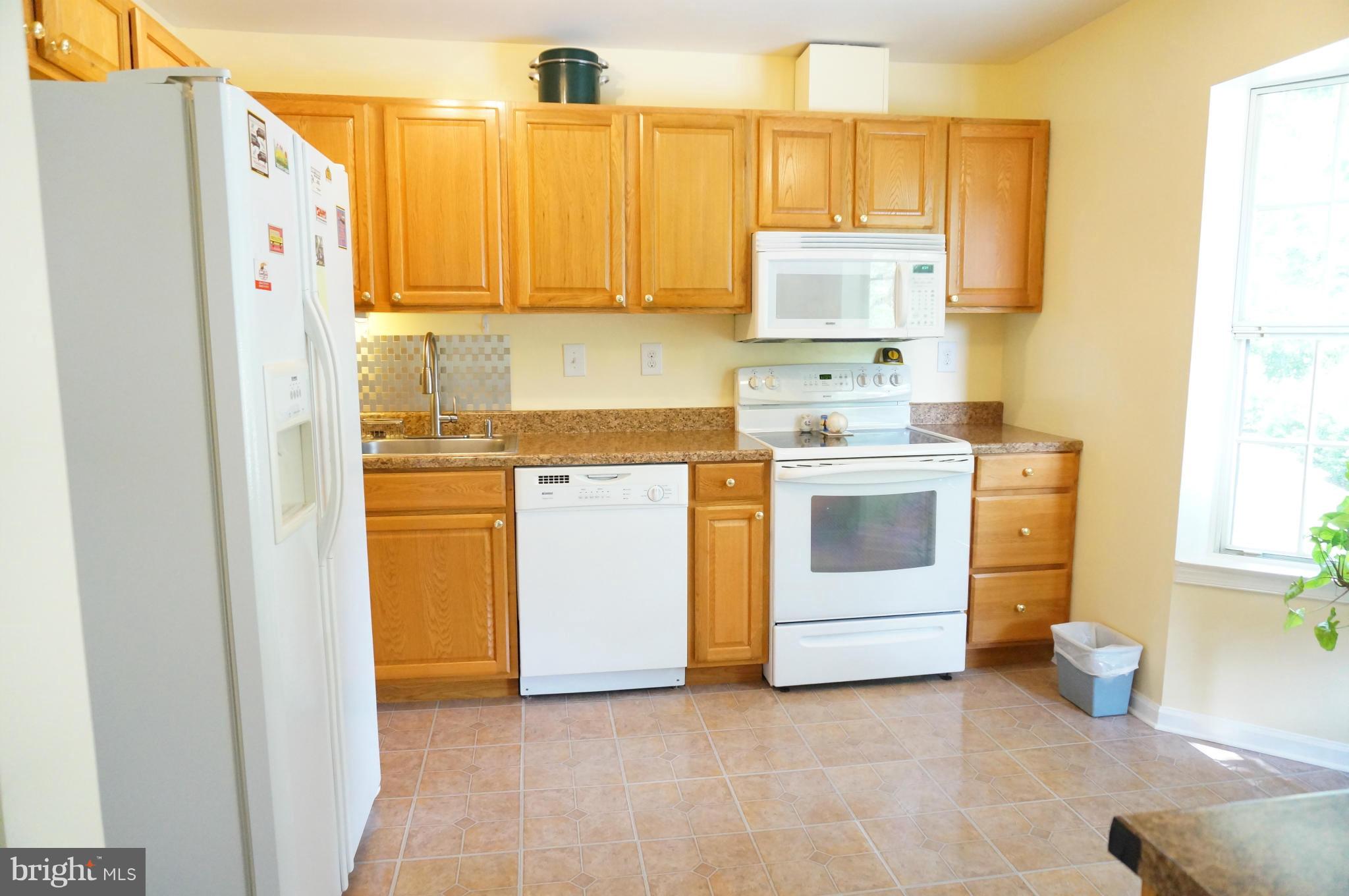 4062 Spring Run Court, Unit 11A Chantilly, VA 20151 - Photo 11 of 30 Kitchen