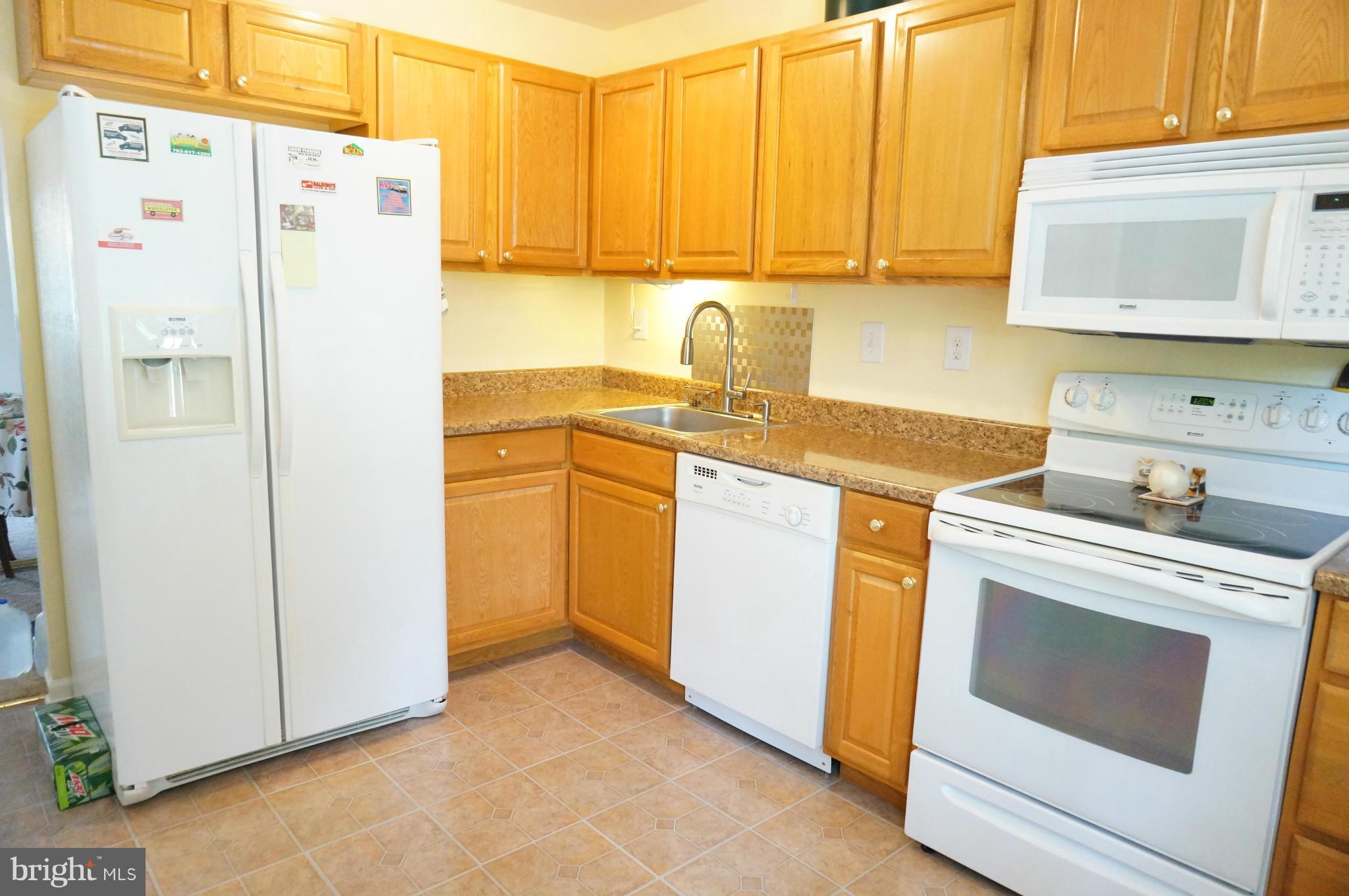 4062 Spring Run Court, Unit 11A Chantilly, VA 20151 - Photo 12 of 30 Kitchen