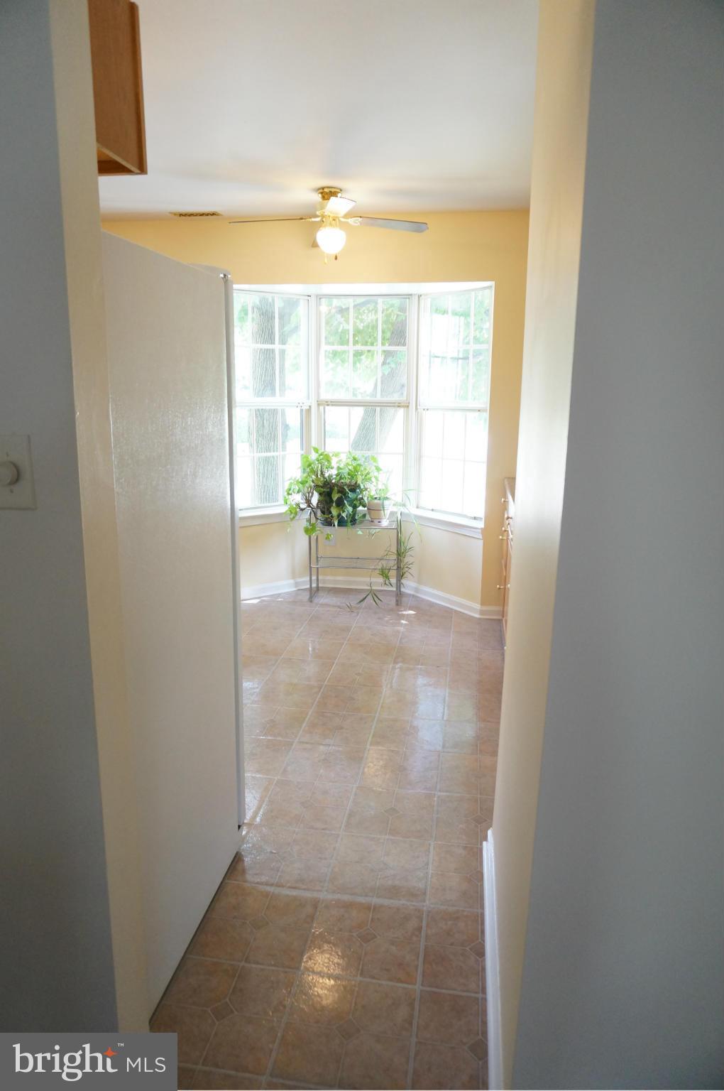 4062 Spring Run Court, Unit 11A Chantilly, VA 20151 - Photo 13 of 30 Kitchen