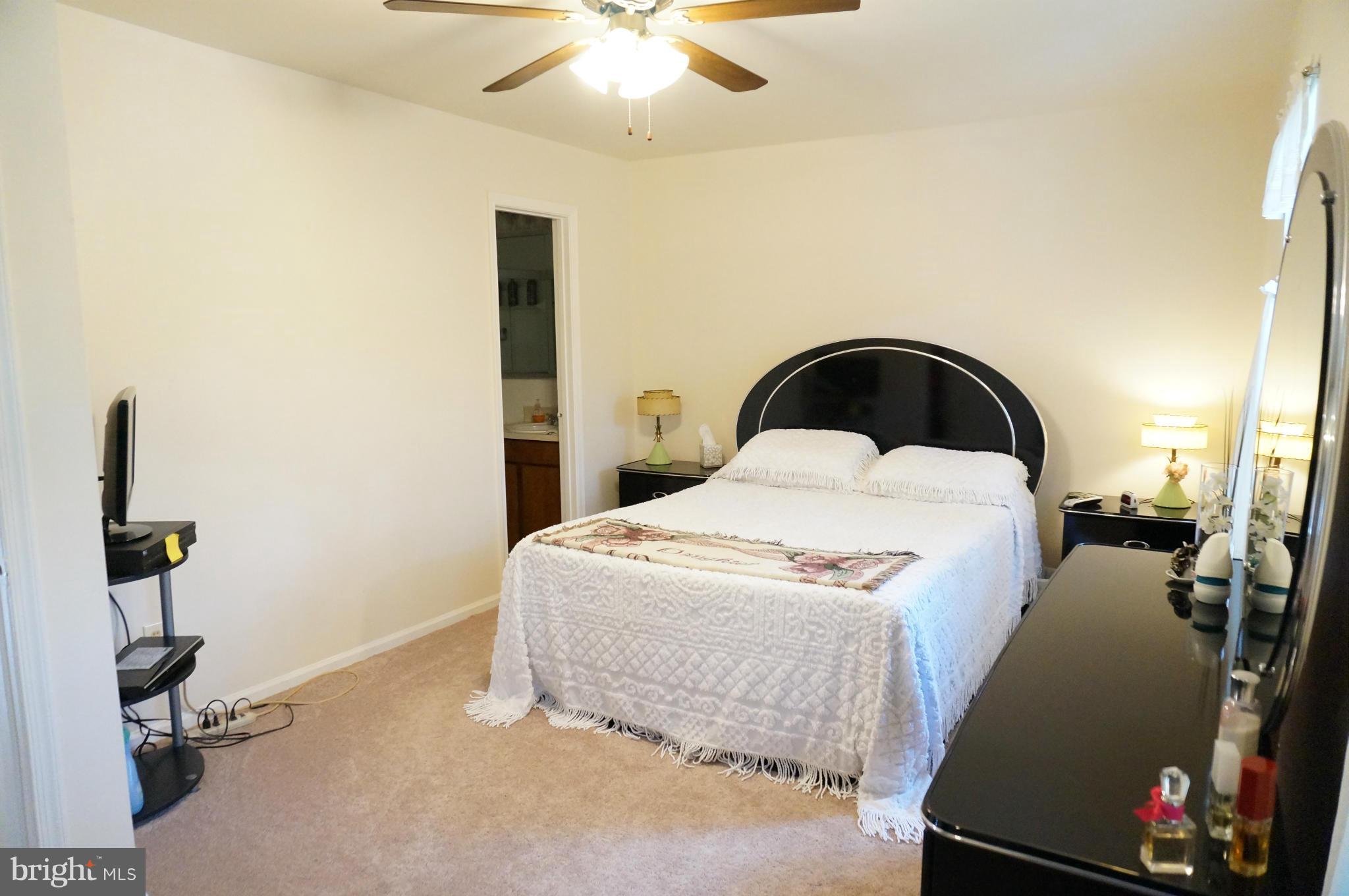 4062 Spring Run Court, Unit 11A Chantilly, VA 20151 - Photo 19 of 30 Bedroom (Master)