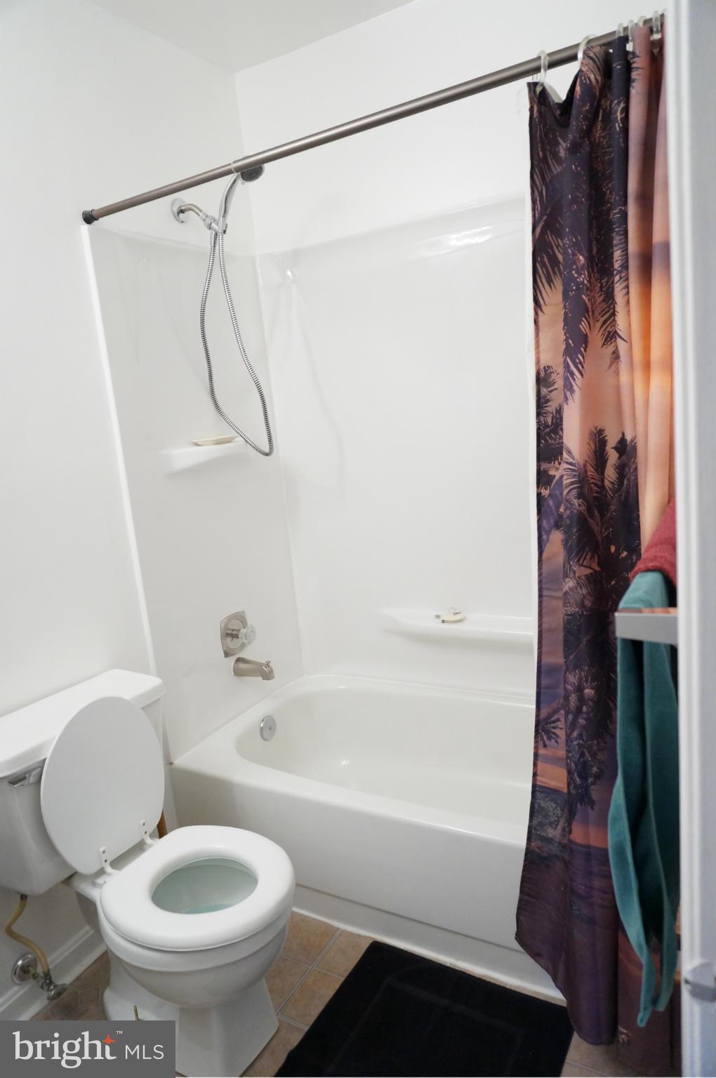 4062 Spring Run Court, Unit 11A Chantilly, VA 20151 - Photo 25 of 30 Bath