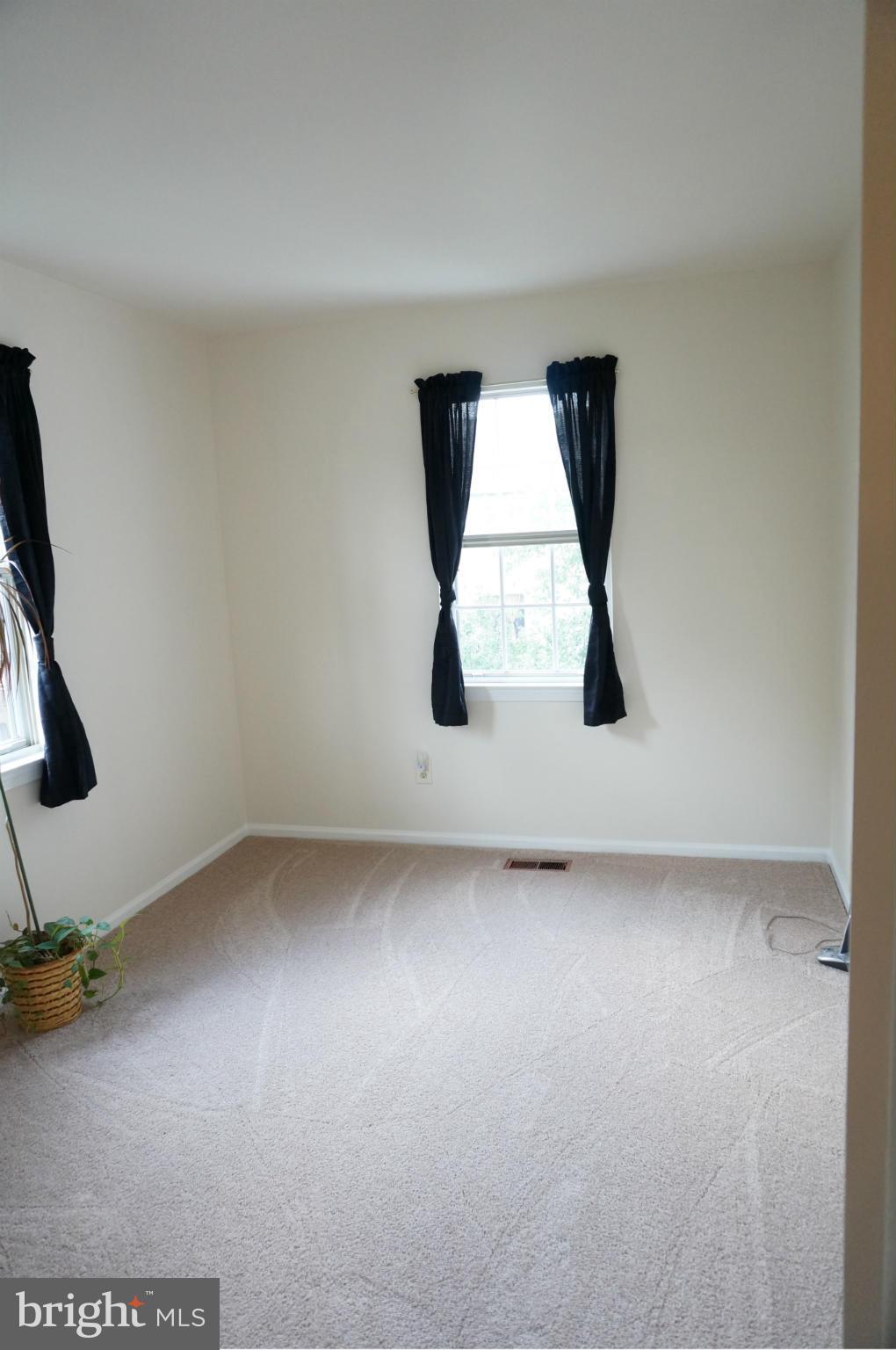4062 Spring Run Court, Unit 11A Chantilly, VA 20151 - Photo 26 of 30 3rd Bedroom