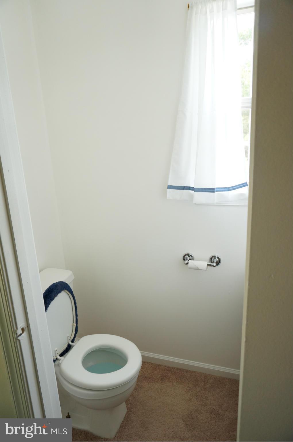 4062 Spring Run Court, Unit 11A Chantilly, VA 20151 - Photo 7 of 30 Half Bath on First Floor