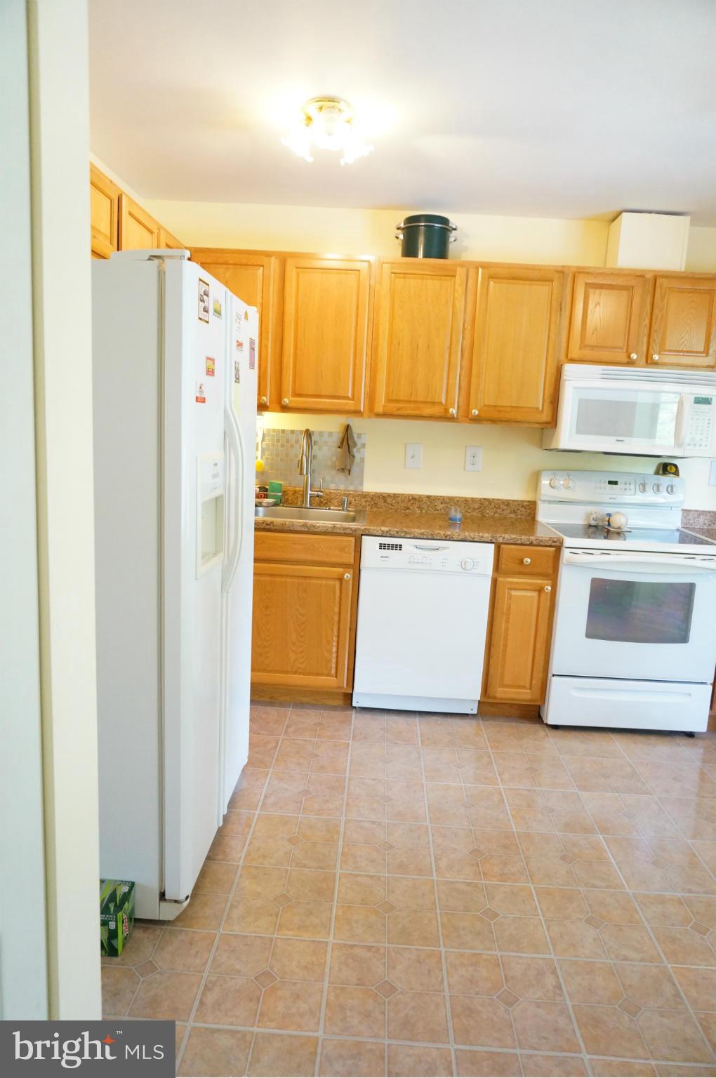 4062 Spring Run Court, Unit 11A Chantilly, VA 20151 - Photo 8 of 30 Kitchen