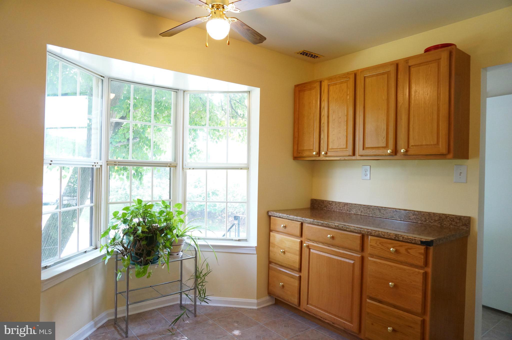 4062 Spring Run Court, Unit 11A Chantilly, VA 20151 - Photo 9 of 30 Kitchen
