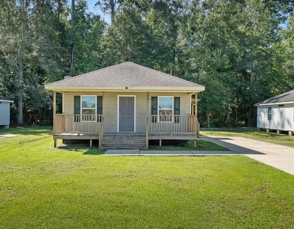 $1,875 | 407 West 33rd Avenue, Covington, LA 70433