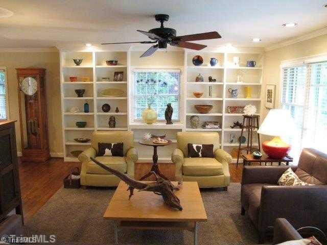 2950 Good Hope Road Winston-Salem, NC 27106 - Photo 4 of 16 Living Room. and built-ins