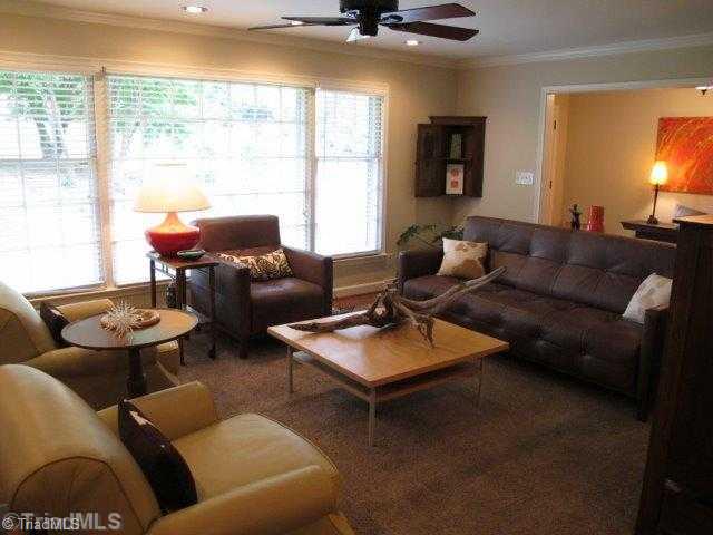 2950 Good Hope Road Winston-Salem, NC 27106 - Photo 5 of 16 Living Room.