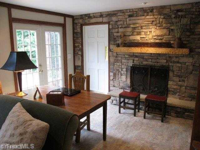 2950 Good Hope Road Winston-Salem, NC 27106 - Photo 9 of 16 Den/Family/Great Room. with gas logs