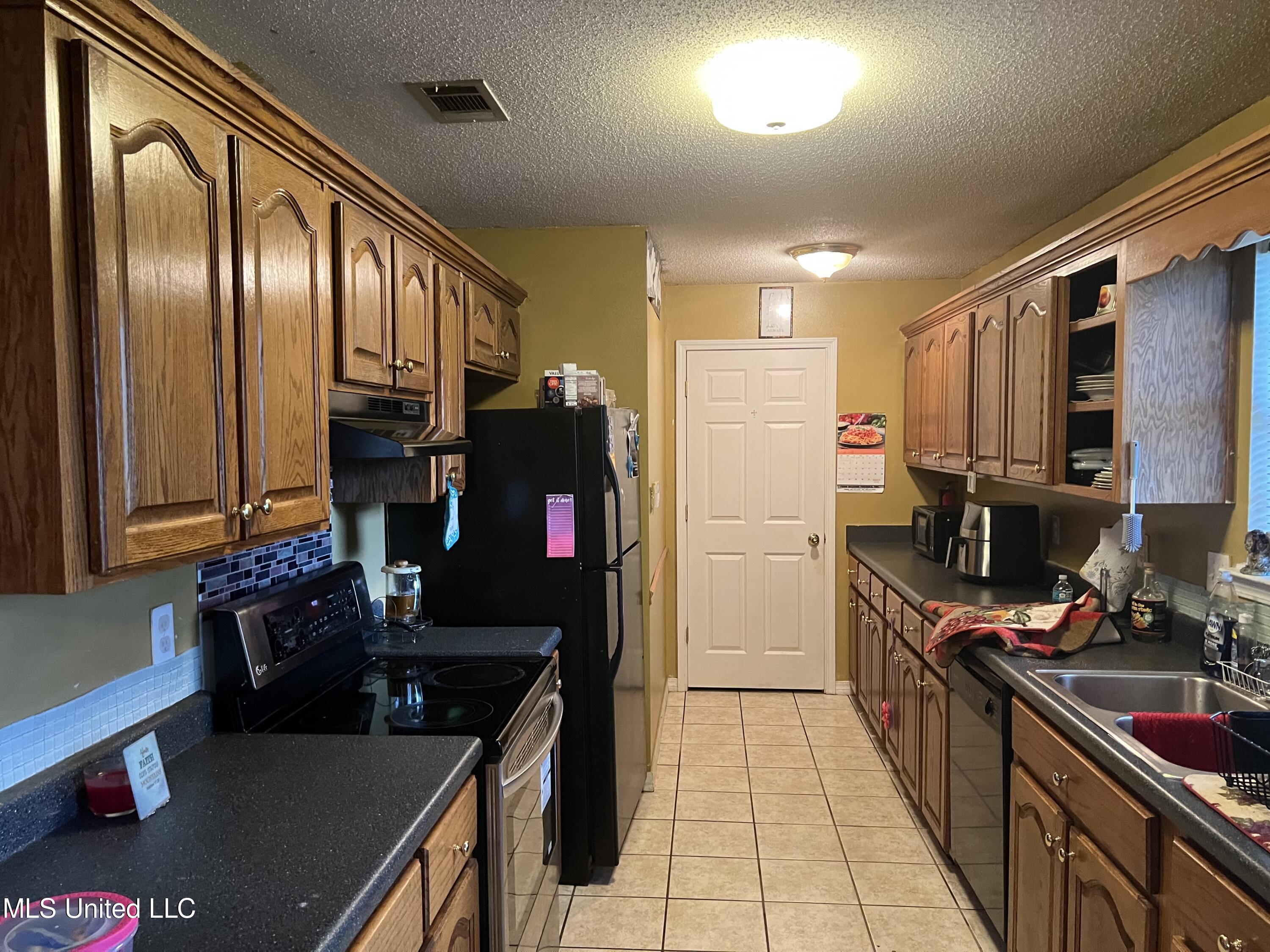 4301 Colleen Street Moss Point, MS 39563 - Photo 4 of 15 E7E5FA1E-EC93-42AC-BB84-A0BCD5E4CBF6