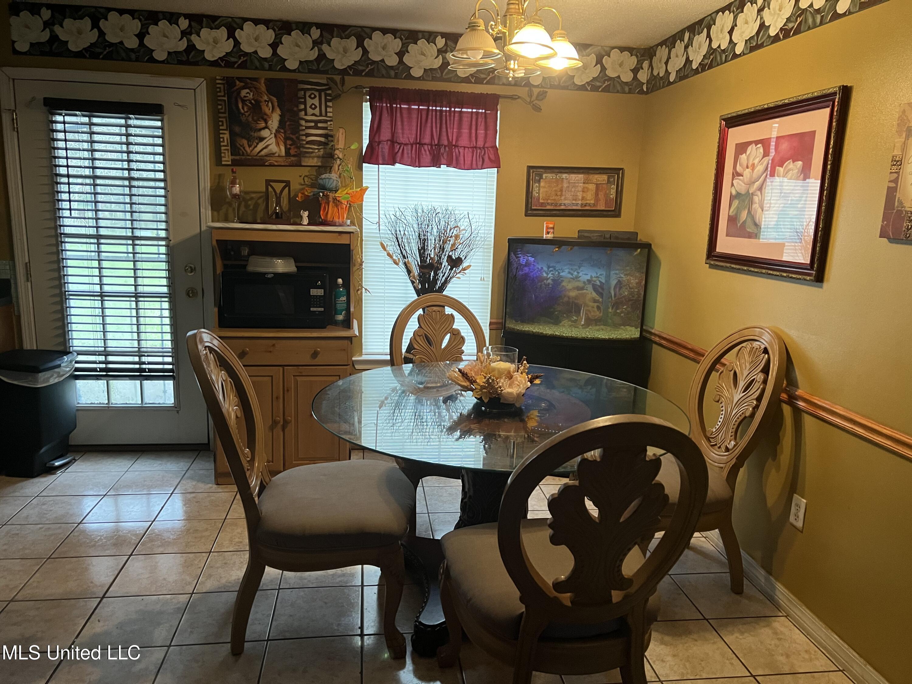 4301 Colleen Street Moss Point, MS 39563 - Photo 7 of 15 3894703D-8DDA-46C7-9A7B-333BD148C823