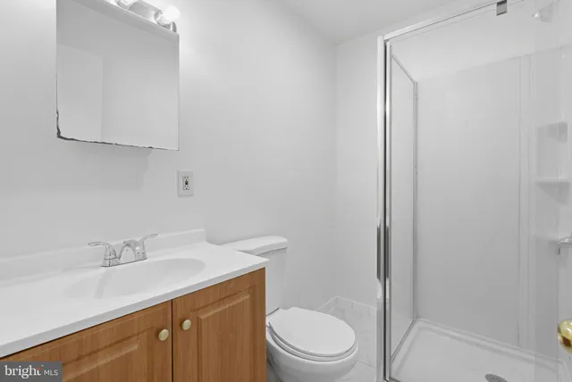 a view of empty room with window