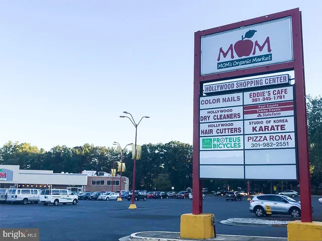 $3,100 | 4904 Hollywood Road, College Park, MD 20740