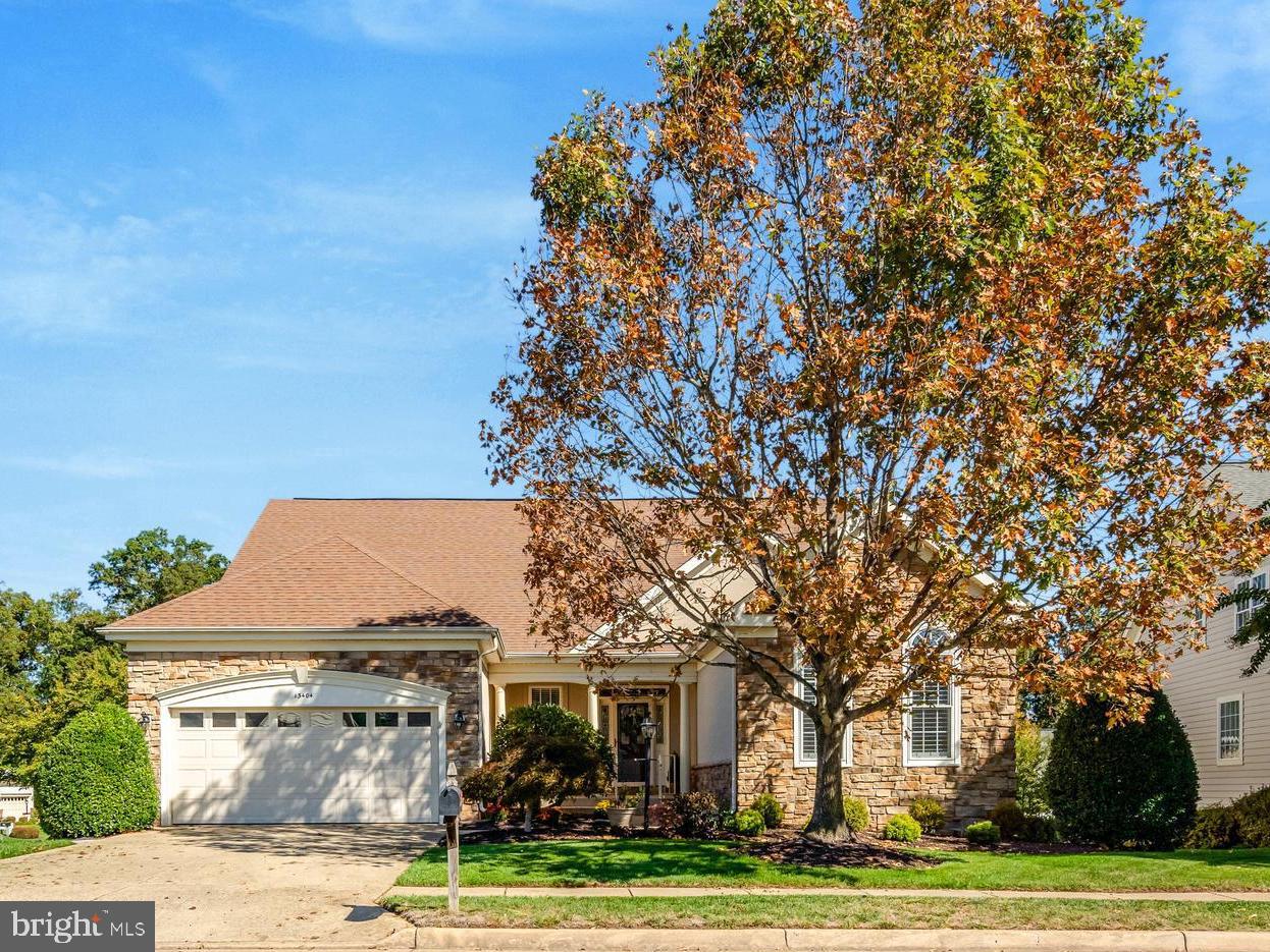 STUNNING 3-lvl Lakemont - Screened Porch