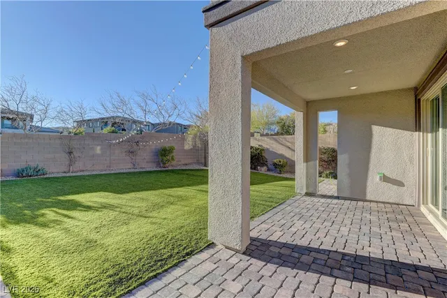 $2,995 | 727 Foreign Reef Way, Las Vegas, NV 89138