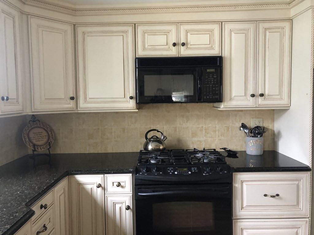 6 Stonybrook Road Walpole, MA 02071 - Photo 7 of 39