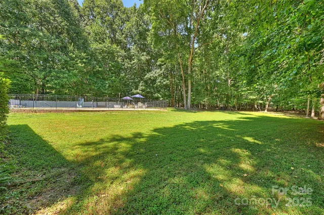 $889,000 | 7324 Cobble Creek Drive, Matthews, NC 28104