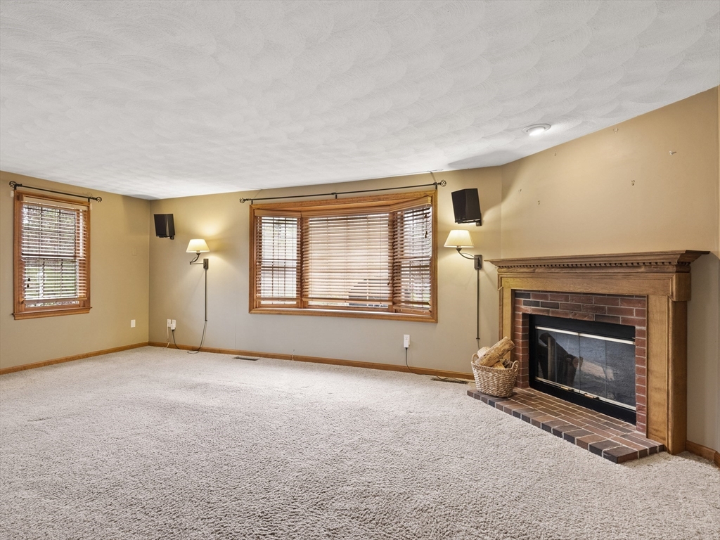5 Kenneth Road Georgetown, MA 01833 - Photo 11 of 39 Gallery Image 11