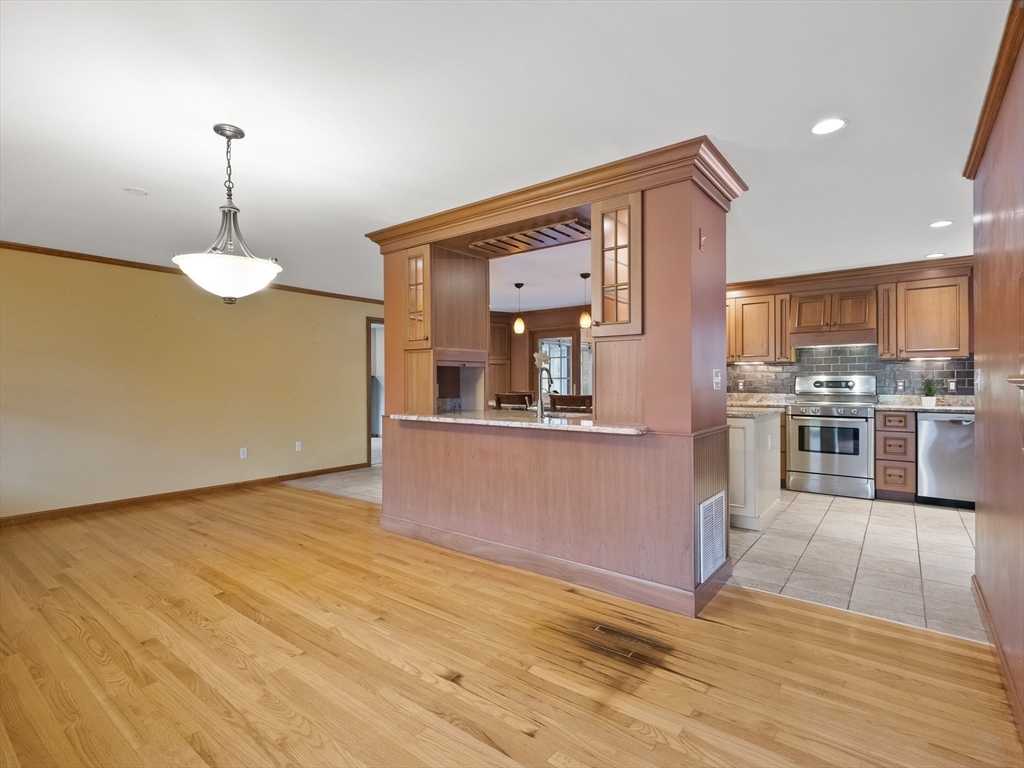 5 Kenneth Road Georgetown, MA 01833 - Photo 3 of 39 Gallery Image 3