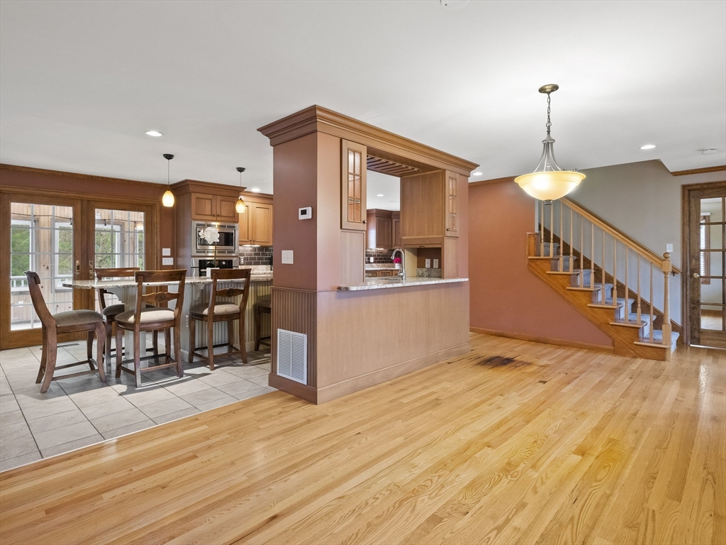 5 Kenneth Road Georgetown, MA 01833 - Photo 4 of 39 Gallery Image 4