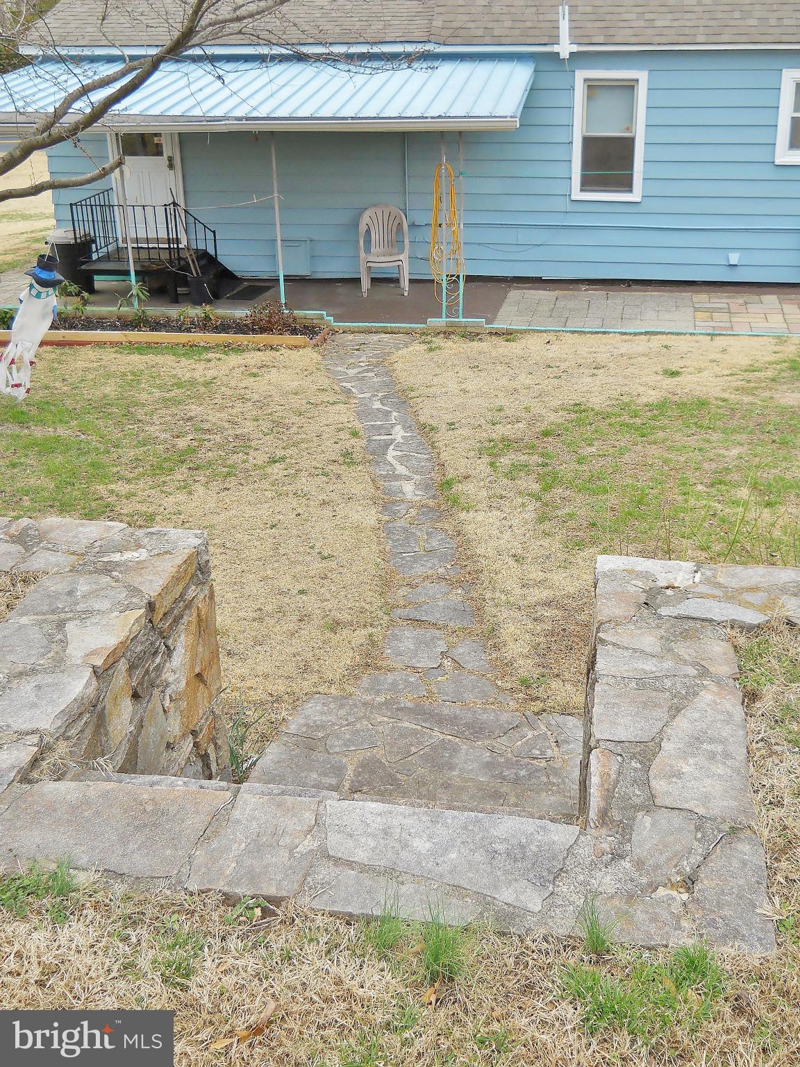 192 Magothy Beach Road Pasadena, MD 21122 - Photo 17 of 29 Stone retaining wall