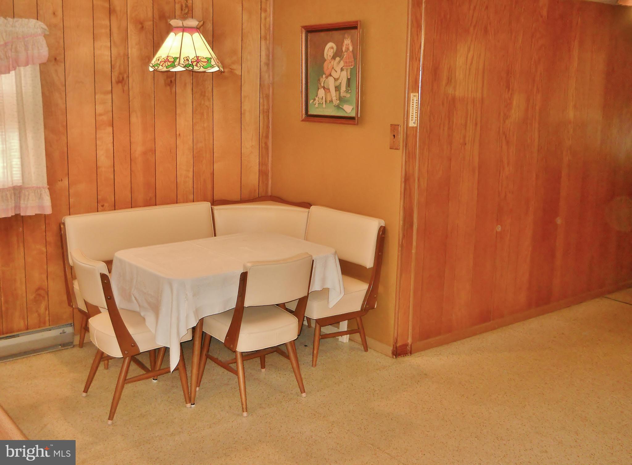 192 Magothy Beach Road Pasadena, MD 21122 - Photo 9 of 29 Breakfast Nook