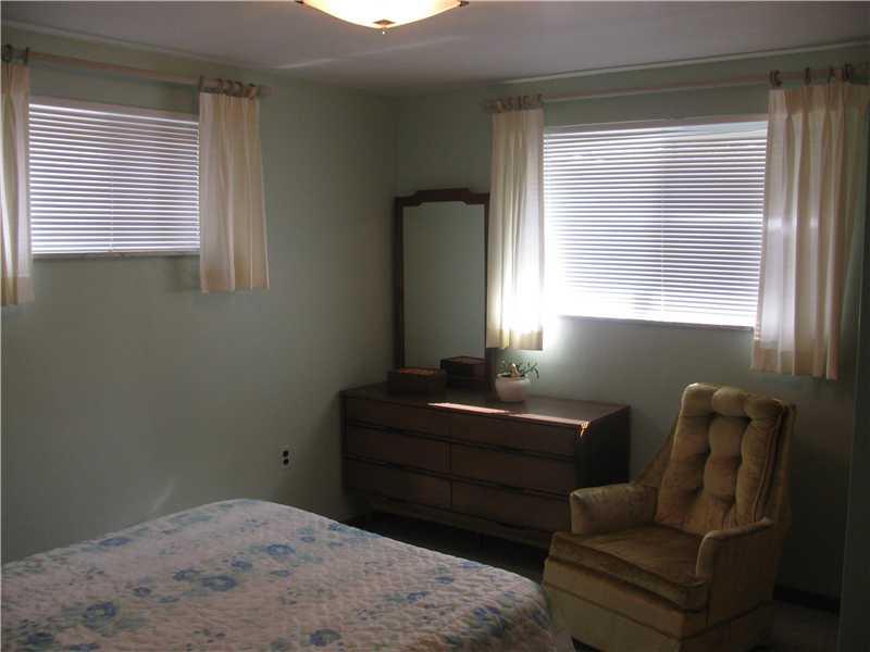 116 Rhodes Avenue Green Tree, PA 15220 - Photo 13 of 25 Bedroom.
