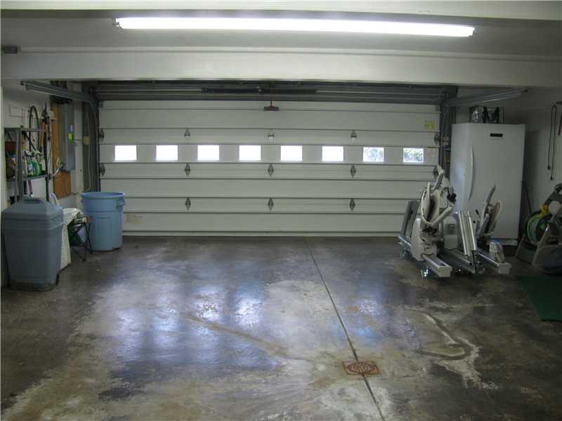 116 Rhodes Avenue Green Tree, PA 15220 - Photo 16 of 25 Parking Lot/Garage.