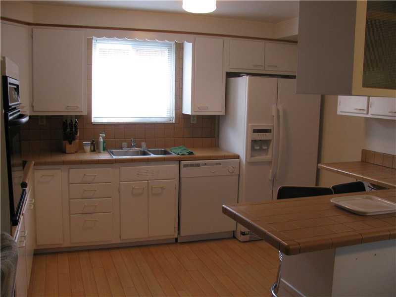 116 Rhodes Avenue Green Tree, PA 15220 - Photo 3 of 25 Kitchen.