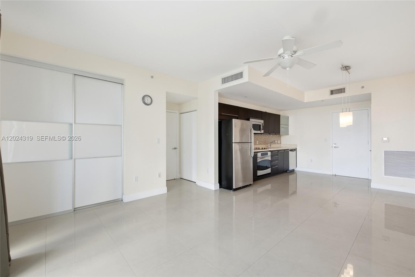 90 Southwest 3rd Street, Unit 1409 Miami, FL 33130 - Photo 9 of 36