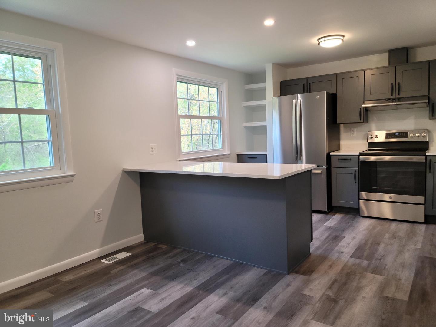 6220 Hillside Road Springfield, VA 22152 - Photo 6 of 23 Quartz countertops
