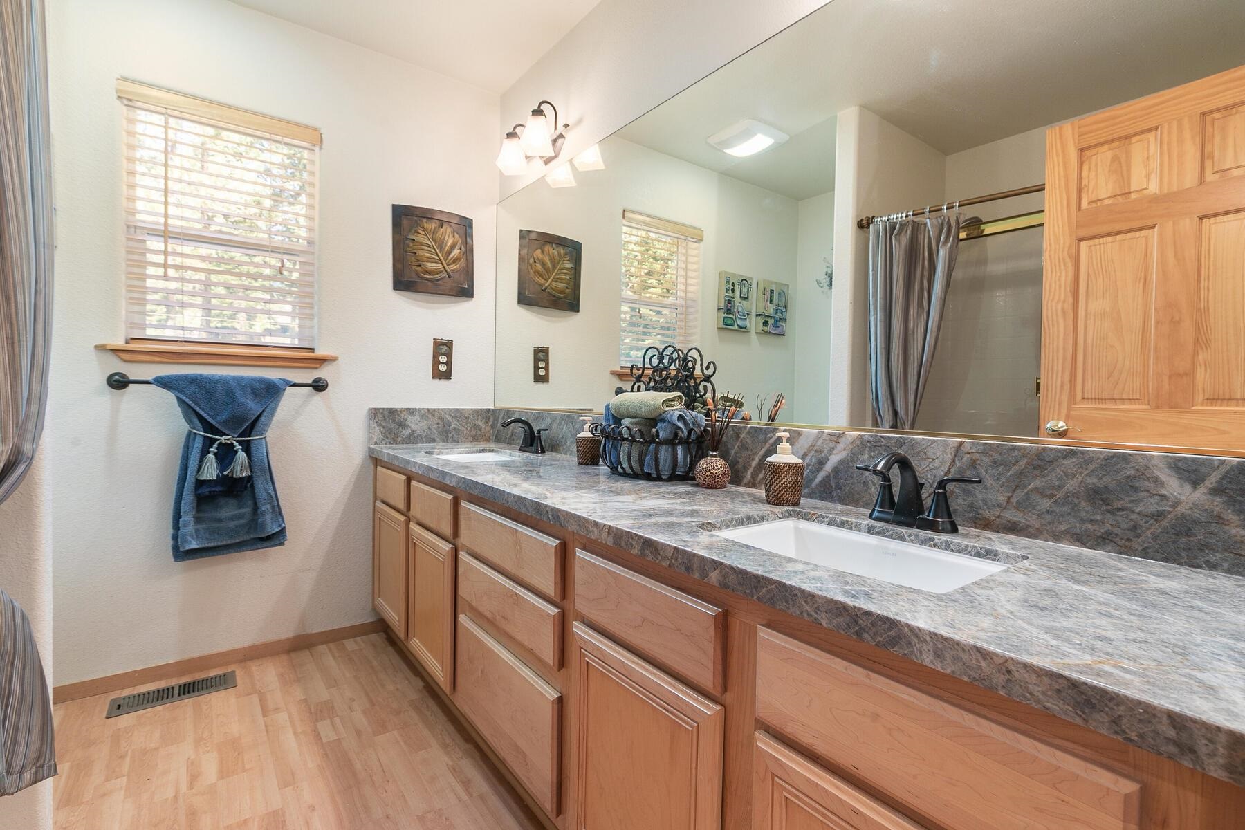 12150 Bennett Flat Road Truckee, CA 96161 - Photo 17 of 21 Gallery Image 17