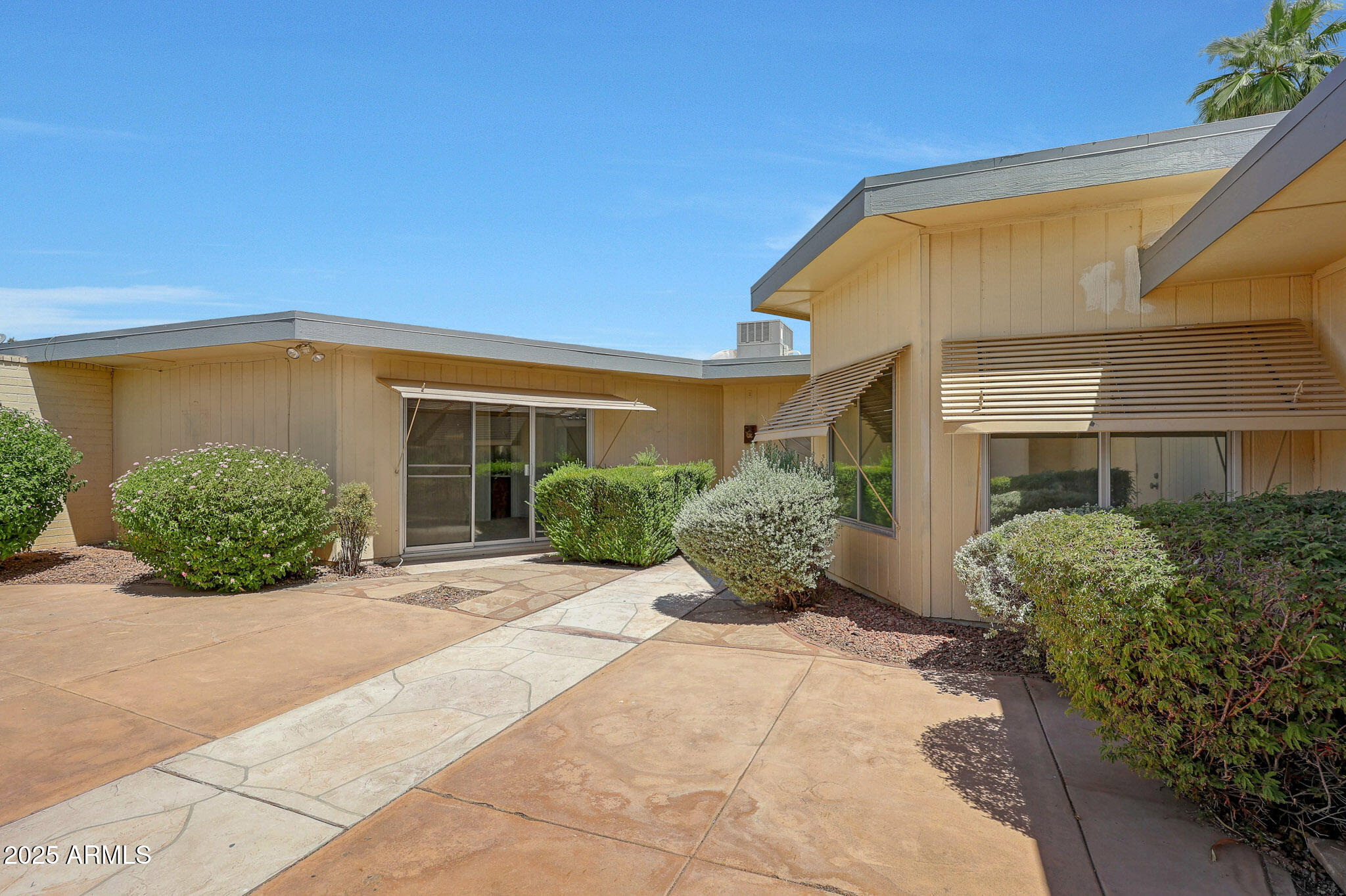 10614 West Emerald Point Sun City, AZ 85351 - Photo 10 of 47 Courtyard