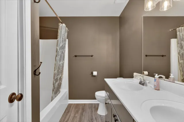 $350,000 | 4507 Brookmeadow Drive Southeast, Kentwood, MI 49512