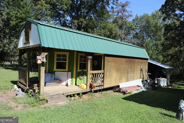 a view of a storage room with washer and dryer