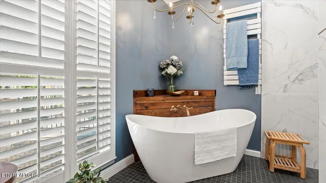 $1,124,900 | 1411 Wood Creek Drive, Athens, TN 37303