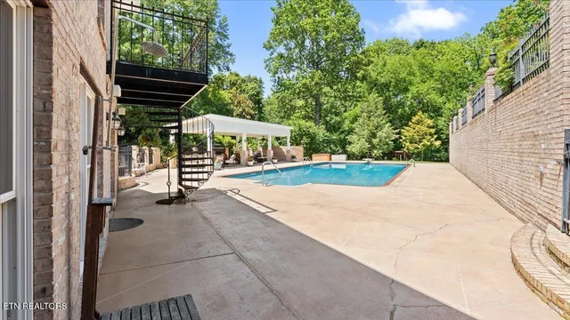 $1,124,900 | 1411 Wood Creek Drive, Athens, TN 37303