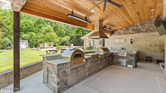 $1,124,900 | 1411 Wood Creek Drive, Athens, TN 37303