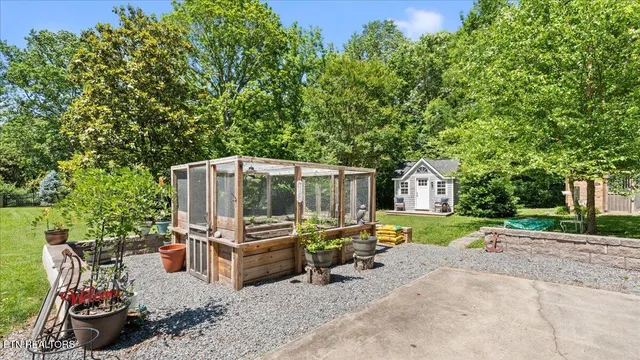 $1,124,900 | 1411 Wood Creek Drive, Athens, TN 37303