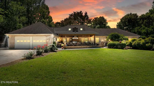 $1,124,900 | 1411 Wood Creek Drive, Athens, TN 37303