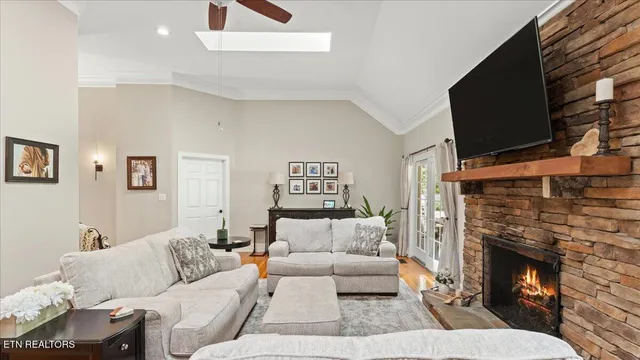 $1,124,900 | 1411 Wood Creek Drive, Athens, TN 37303