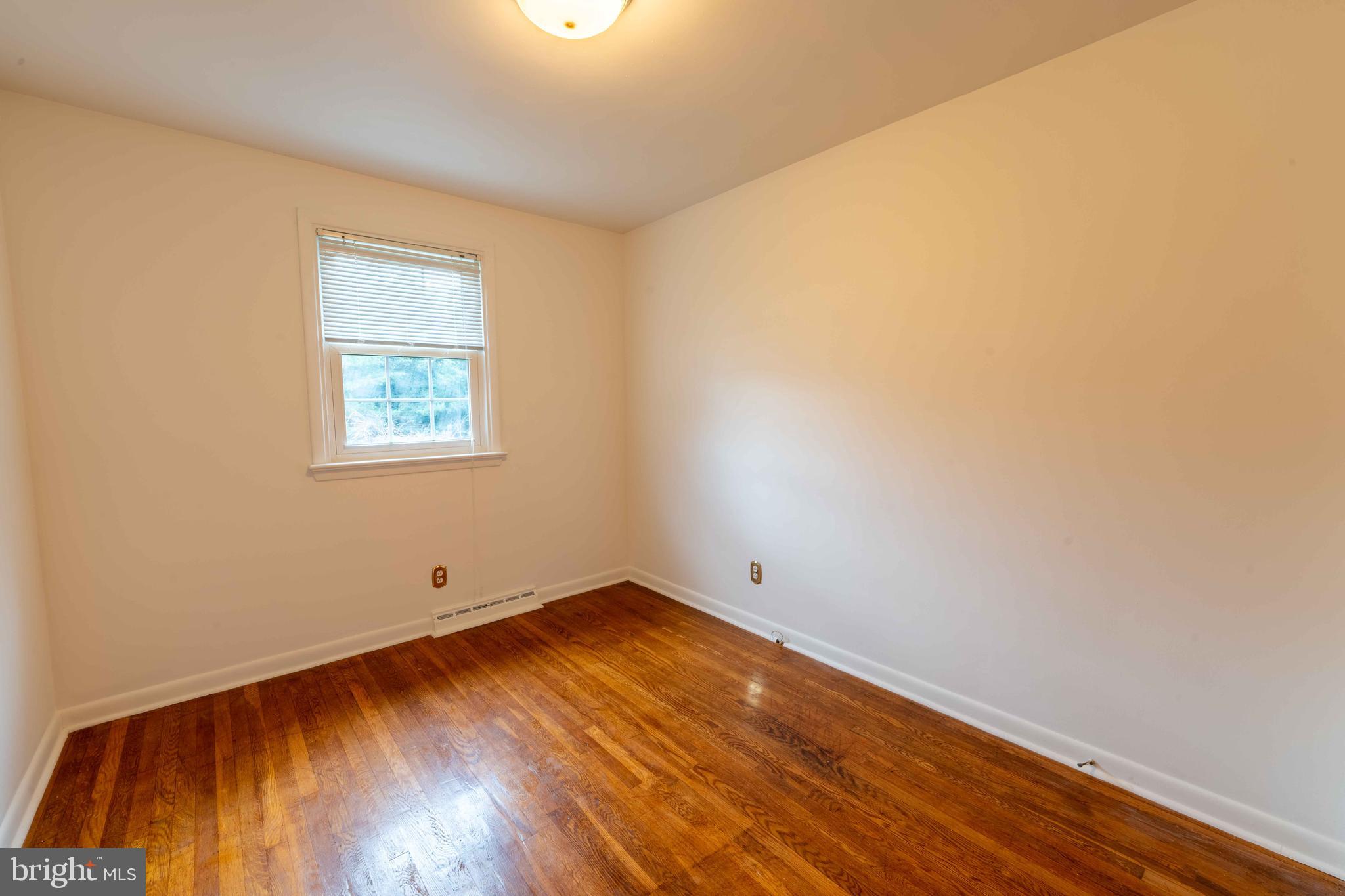 862 Almshouse Road Warminster, PA 18974 - Photo 17 of 25 2nd bedroom